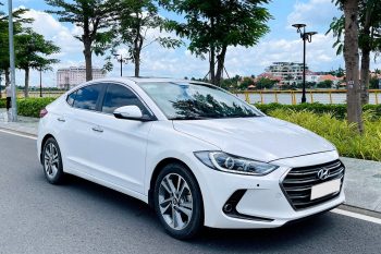Hyundai Elantra 2018 - 2.0 AT trắng