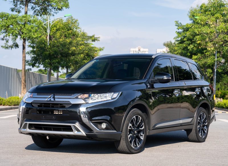 MITSUBISHI OUTLANDER 2021